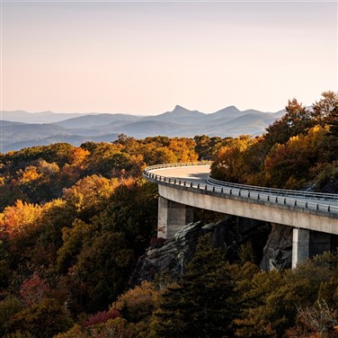 26037 Smoky Mountain Splendor & the Biltmore